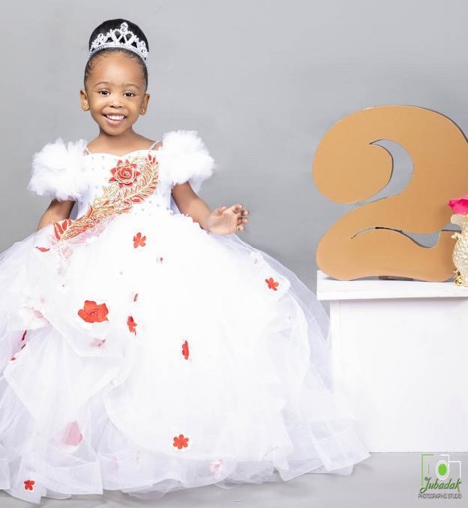 Lace Crystals Flower Girl Dresses Spaghetti Ball Gown Tulle Little Girl Wedding Dresses Cheap Communion Pageant Dresses Gowns F3215