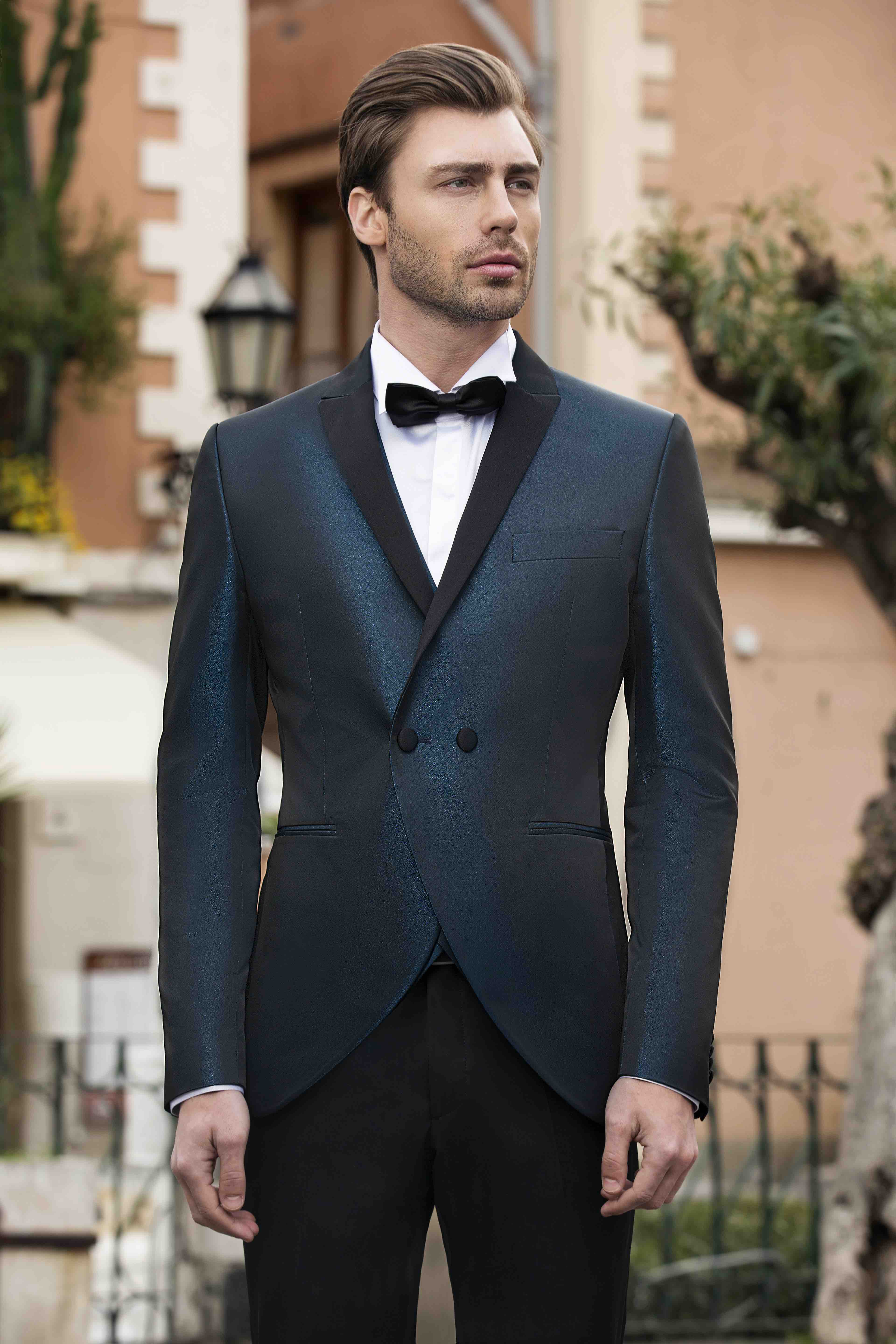 Custom Made Men Suits Two Buttons Groom Tuxedos Peaked Lapel Slim Fit Men Wedding Suits Formal Party Prom Suit(Jacket+Vest+Pants)