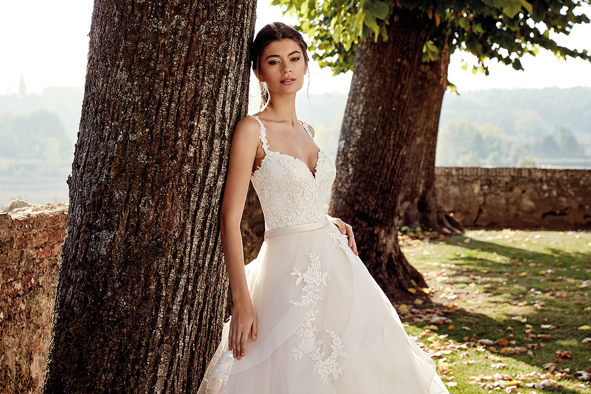 2019 Vestido De Novia Vintage Wedding Dresses Backless Lace Applique Tiered Skirts Bridal Gowns Sweep Train Summer Boho Wedding Dress