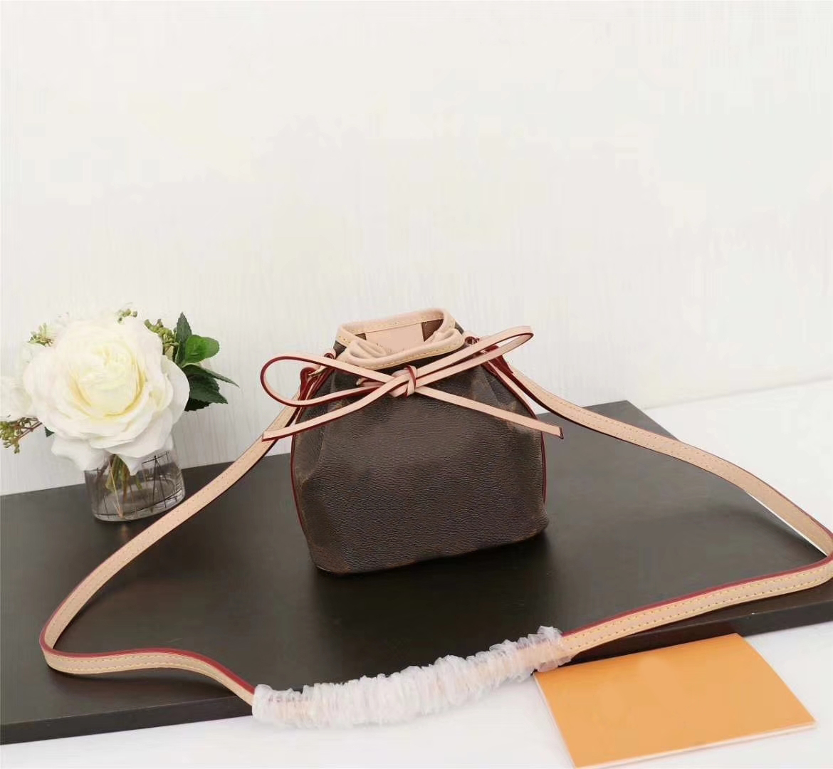 Nano Noe Lockit crossbody bags bucket shopping bags women shoulder bags genuine leather tote purses handbags
Nano Noe Lockit crossbody bags bucket shopping bags women shoulder bags genuine leather tote purses handbags