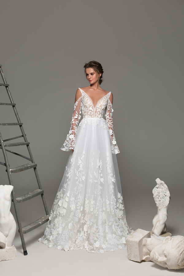 2019 Bohemian Wedding Dresses Lace 3D Floral Appliqued V Neck A Line Boho Wedding Dress Sexy Backless Vestidos De Novia Country Bridal Gowns