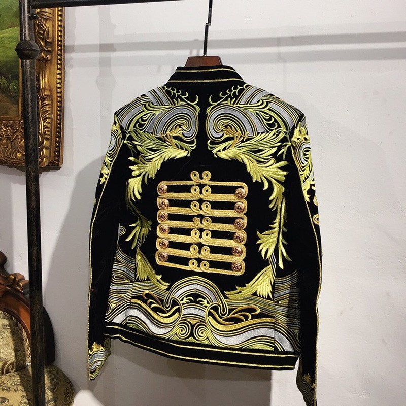 Autumn Winter High Quality Court Style Golden Embroidery Mens Suit Buttons Night Club Singer Velvet Jacket Slim Fit Coat
Autumn Winter High Quality Court Style Golden Embroidery Mens Suit Buttons Night Club Singer Velvet Jacket Slim Fit Coat