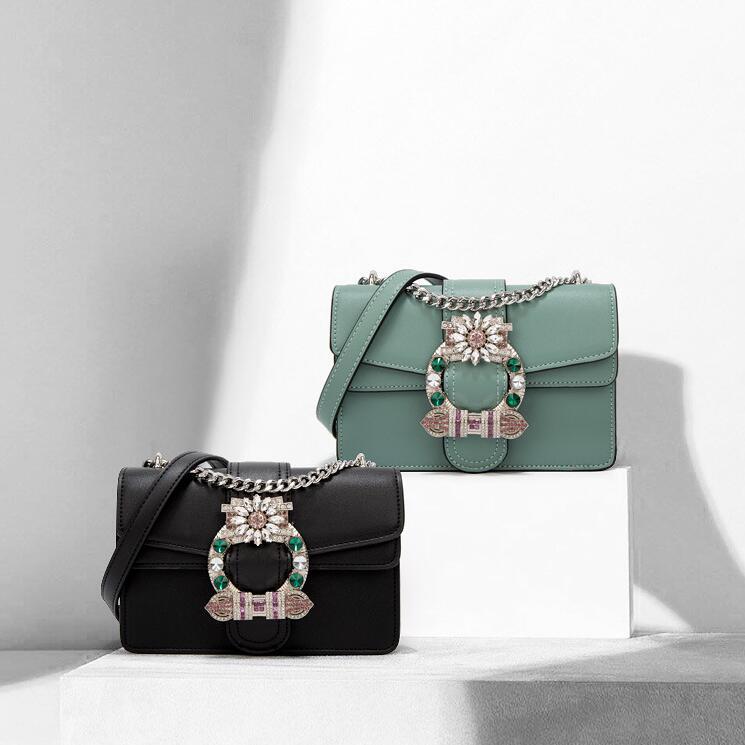Factory wholesale women handbag high-quality leather chain bag double-layer clamshell leathers shoulder bags exquisite diamond fashion handbags
Factory wholesale women handbag high-quality leather chain bag double-layer clamshell leathers shoulder bags exquisite diamond fashion handbags
