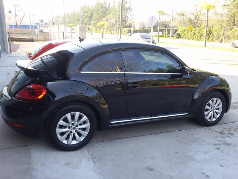 1.52x5/10/15/20/30M Glossy Black Vinyl Film Car Wraps With Air Bubble Free Shiny Red Vinyl Gloss White Wrapping Film