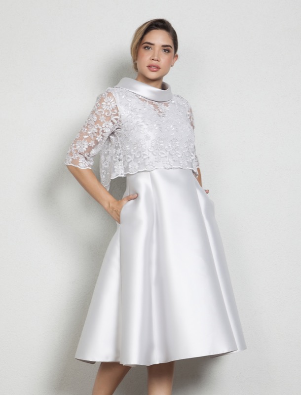 2019 Elegant Mother Of The Bride Dresses Jewel Neck Lace Half Long Sleeves Wedding Guest Dress A Line Satin Plus Size Evening Gowns
