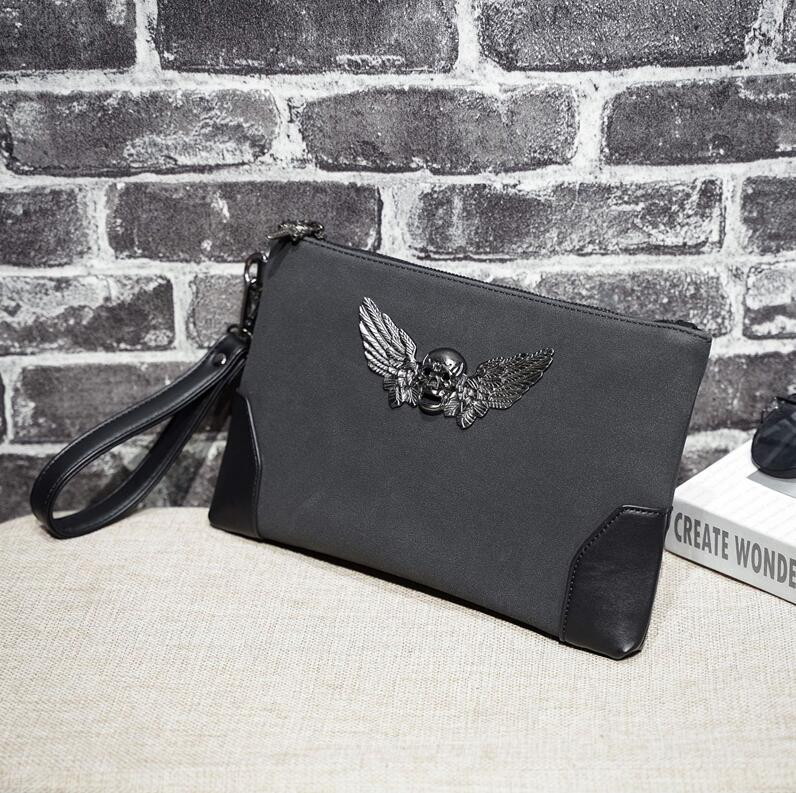 wholesale men handbag street trend metal ghost head mens wrist bag personality skull menes hand clutch multifunctional contrast leather envelop, Black(boutique box)
wholesale men handbag street trend metal ghost head mens wrist bag personality skull menes hand clutch multifunctional contrast leather envelop, Black(boutique box)