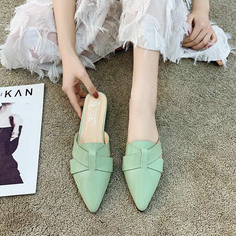 Patent Leather Low Heel Mules Shoes Women Pointed Toe Slippers Summer Outdoor Fashion Closed Toe Slippers Sandals 2020, Beige
Patent Leather Low Heel Mules Shoes Women Pointed Toe Slippers Summer Outdoor Fashion Closed Toe Slippers Sandals 2020, Beige