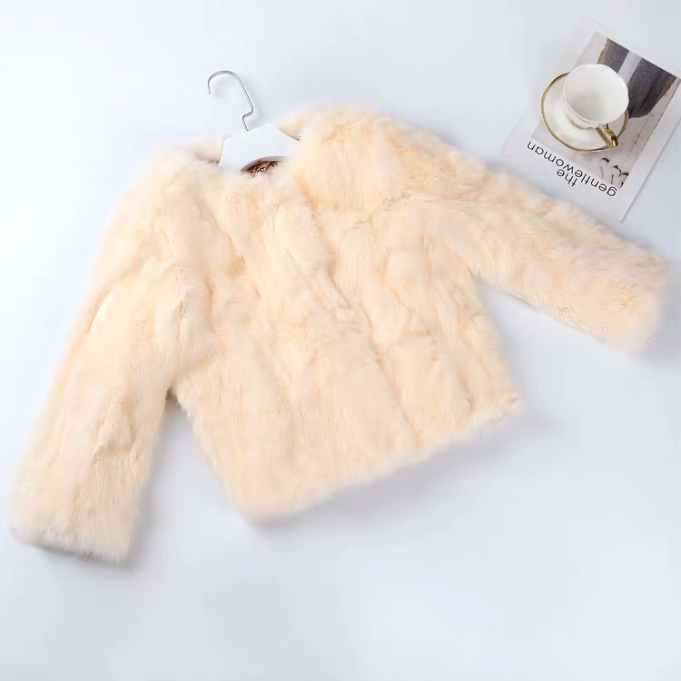 Fur coat female short hair with cotton seven sleeves Korean fur integrated special price elegant atmospheric coat, Beige
Fur coat female short hair with cotton seven sleeves Korean fur integrated special price elegant atmospheric coat, Beige