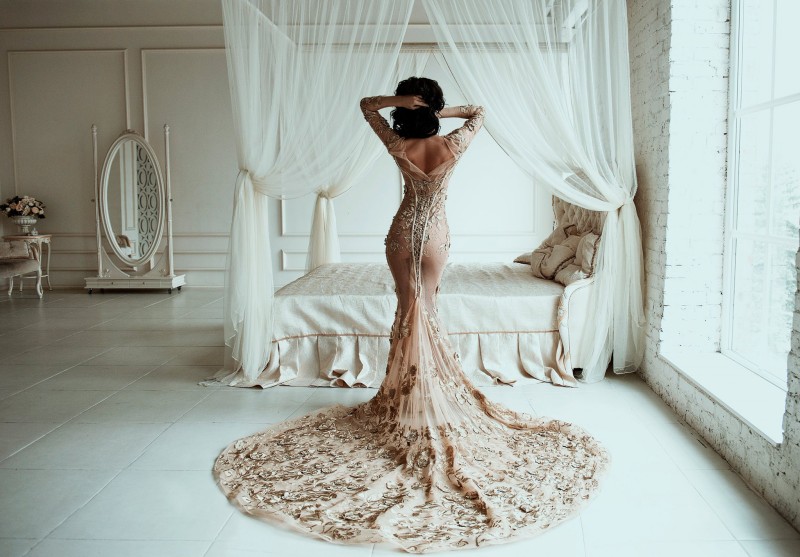Champagne Mermaid Long Sleeve Wedding Dresses Scoop Backless Appliques Sweep Train Bridal Gowns Plus Size Saudi Arabic robe de mariée