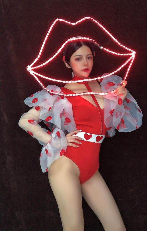 Red led sexy red lips headwear bar nightclub party stage performance headdress costume, As pic
Red led sexy red lips headwear bar nightclub party stage performance headdress costume, As pic