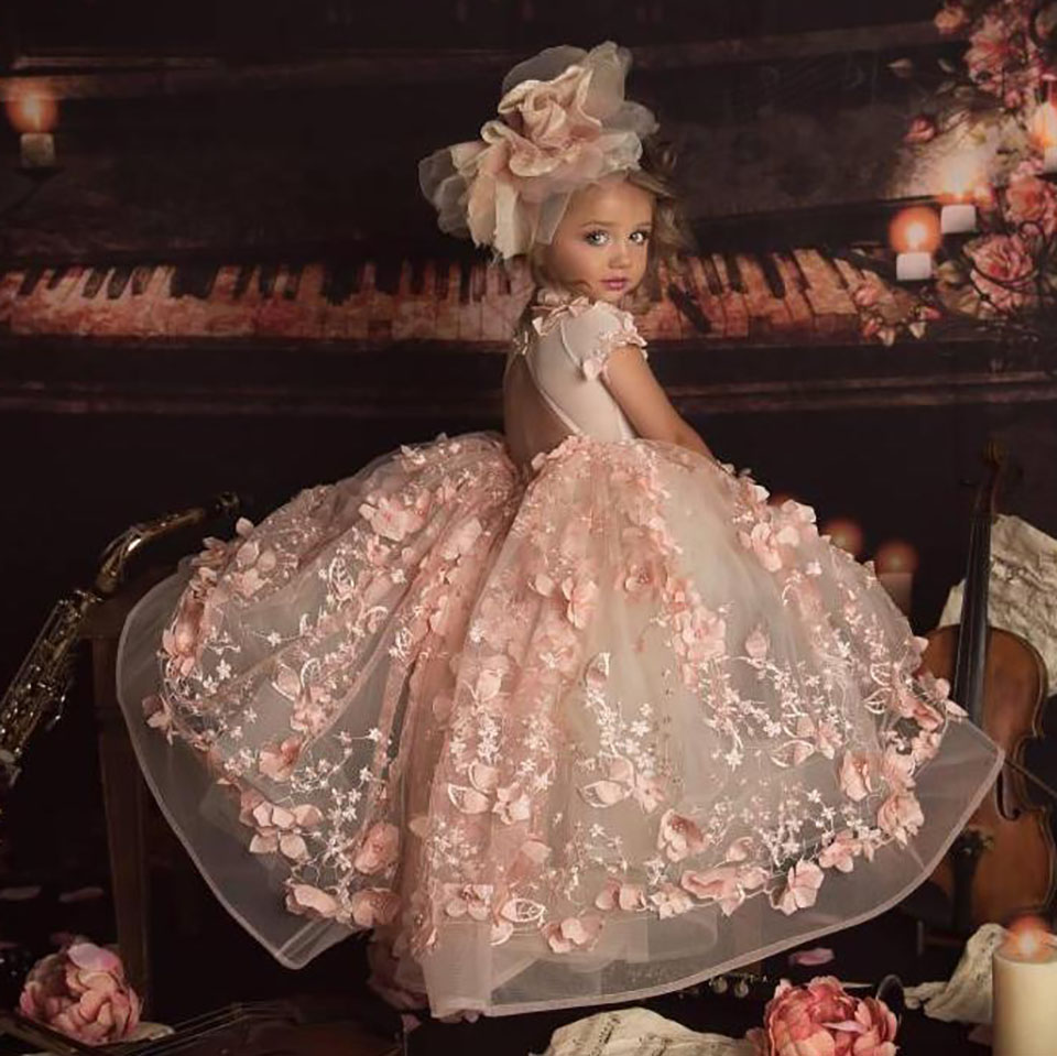 New Cheap Flower Girls Dresses For Weddings Short Sleeves Pink Lace 3D Appliques Beaded Backless Birthday Children Girl Pageant Gowns