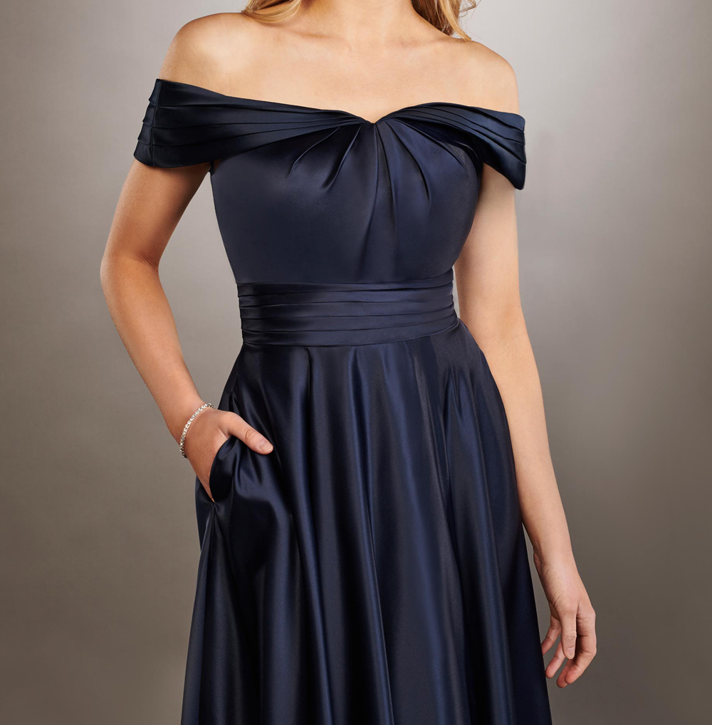 Satin Bridesmaid Dresses Long with Pockets Strapless Zipper Back Floor Length Wedding Party Dresses