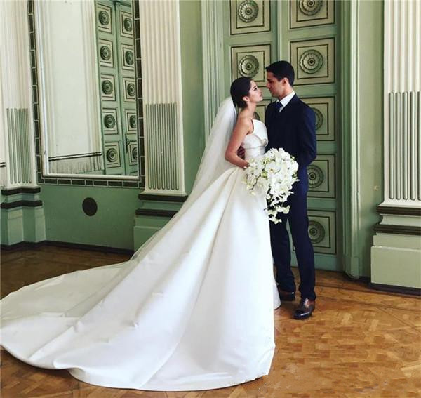 2019 Elegant Mermaid Wedding Dresses With Detachable Train Sweetheart Bridal Gowns Wedding Dress Simple Satin robe de mariage