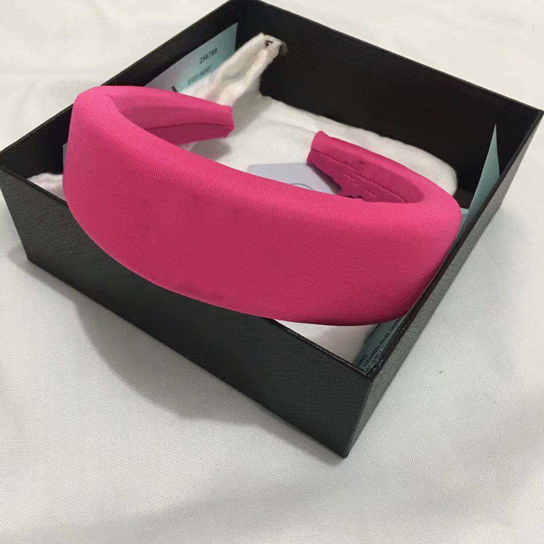 brand Designer P Headbands Hair Girl Brand Headband Headdress Sports Fitness Headband Head Wrap Hair accessories, Silver
brand Designer P Headbands Hair Girl Brand Headband Headdress Sports Fitness Headband Head Wrap Hair accessories, Silver