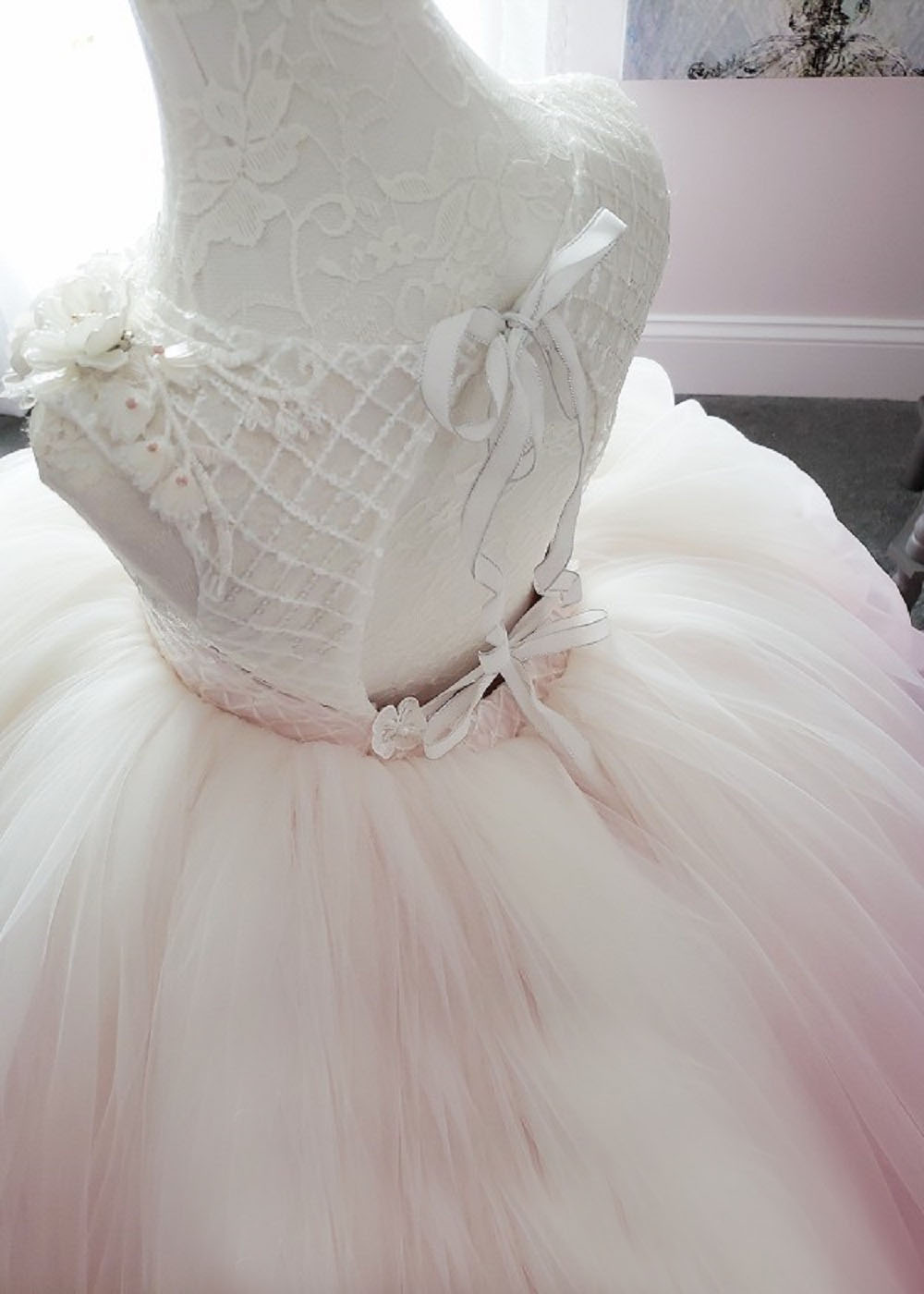 Modest Ball Gown Girl Jewel Neck Sleeveless Tulle Lace Hand Made Flower Wedding Dress Floor Length Girl's Birthday Part 0508