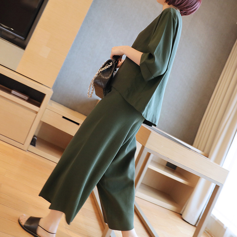 2019 spring and summer seven-point wide-leg pants suit women's fashion new women's loose casual fashion knitted two-piece, Black
2019 spring and summer seven-point wide-leg pants suit women's fashion new women's loose casual fashion knitted two-piece, Black