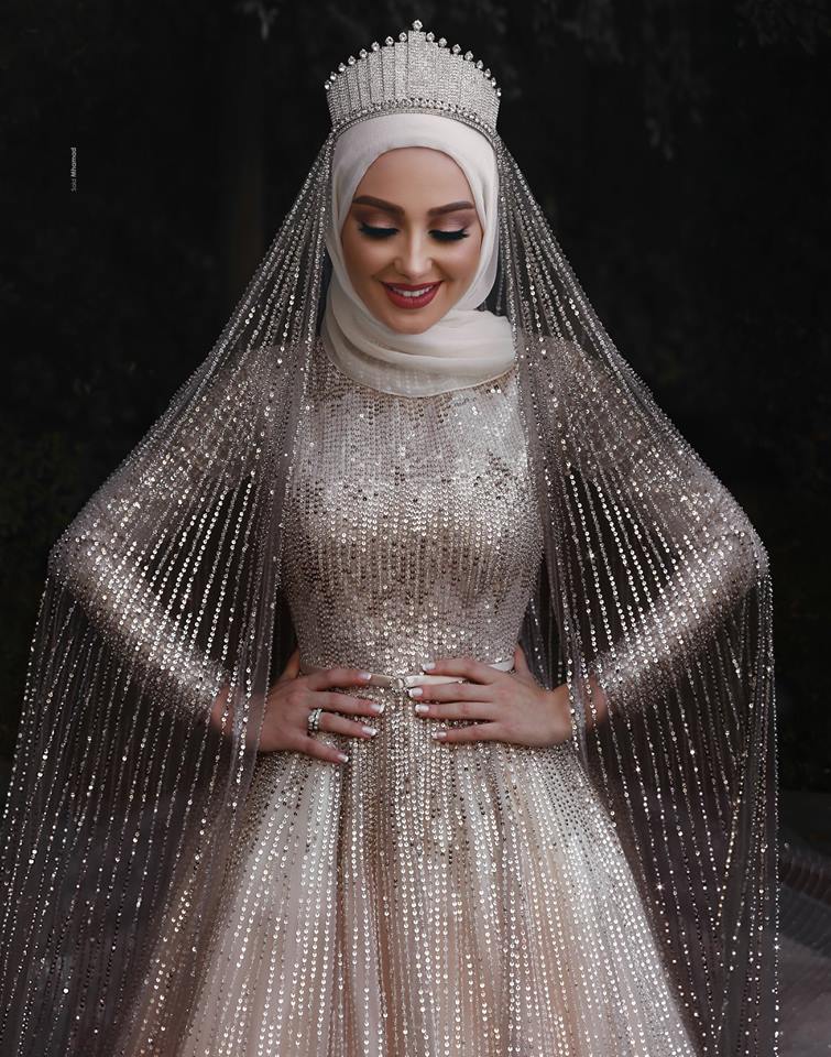 Queen Crystal Muslim Dresses High Neck Long Sleeves Bridal Gowns Beaded Sweep Train Dubai Arabic Wedding Dress With Veil