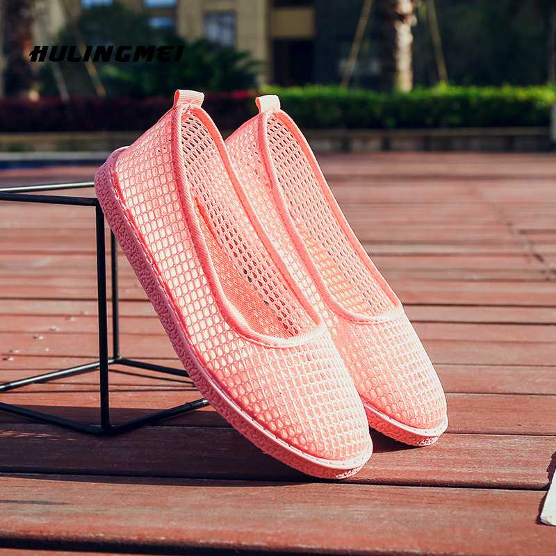 Women Summer Hollow Out Jelly Sandals Soft Comfort Flat Sandals Ladies Flat Bottom Breathable Net Shoes, Gray 
Women Summer Hollow Out Jelly Sandals Soft Comfort Flat Sandals Ladies Flat Bottom Breathable Net Shoes, Gray