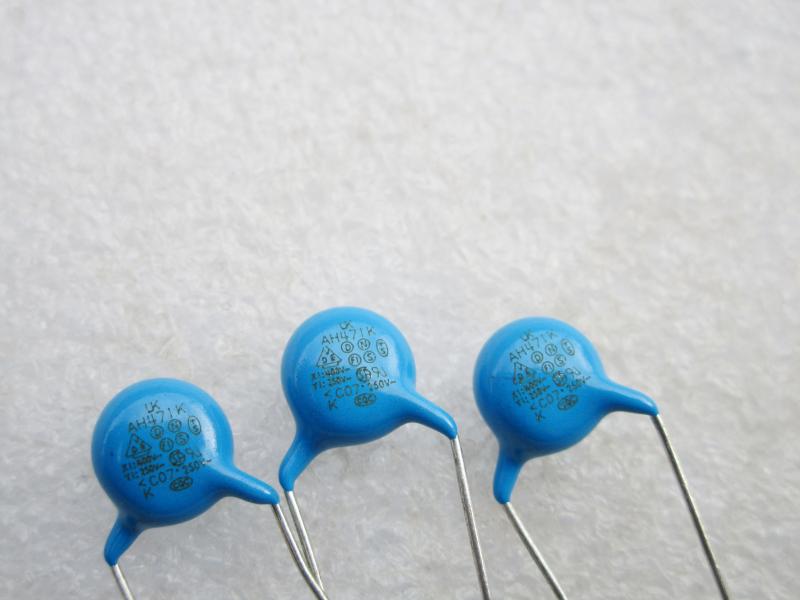 AH471K 470pf Taiwan LK safety Y capacitors x1 400V Y1 250V feet away from p10mm