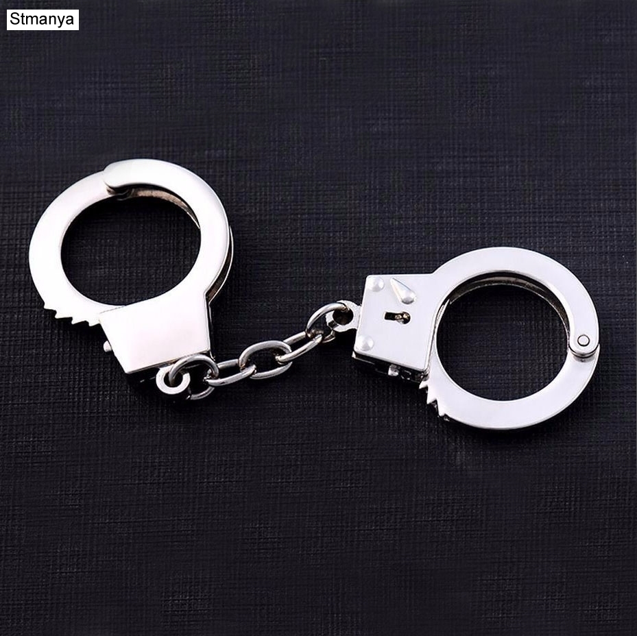 Fashion Metal Keychain Hot Sale Key Holder Simulation Handcuffs Model Car Key Chain Key Ring For Best Gift Jewelry
Fashion Metal Keychain Hot Sale Key Holder Simulation Handcuffs Model Car Key Chain Key Ring For Best Gift Jewelry