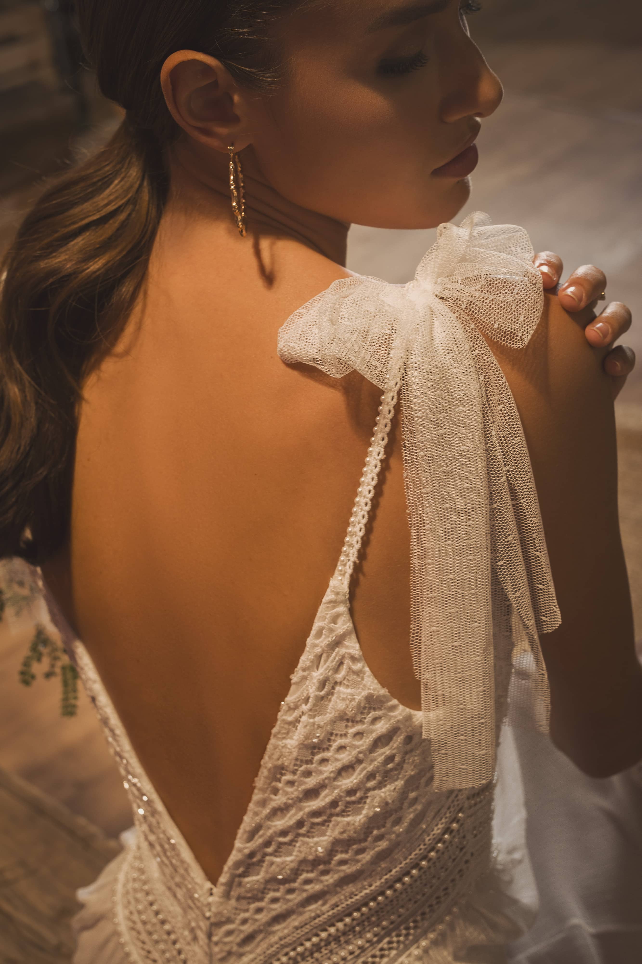 chic wedding dresses spaghetti v neck lace appliqued beads boho beads bridal gowns floor length backless wedding dress robe de marie