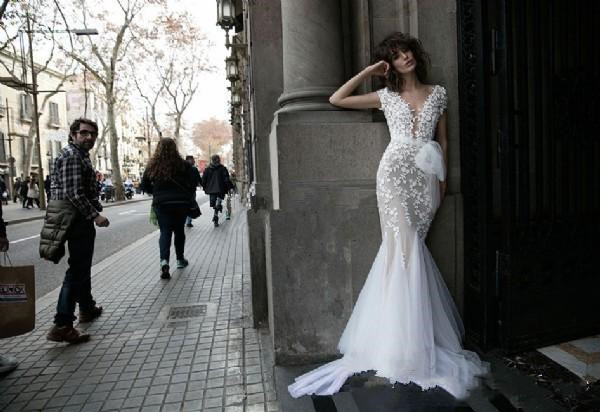 Liz Martinez Vintage 3D Floral Mermaid Wedding Gowns Modest Short Sleeve Holiday Elegant Princess Castle Church Fishtail Dresses