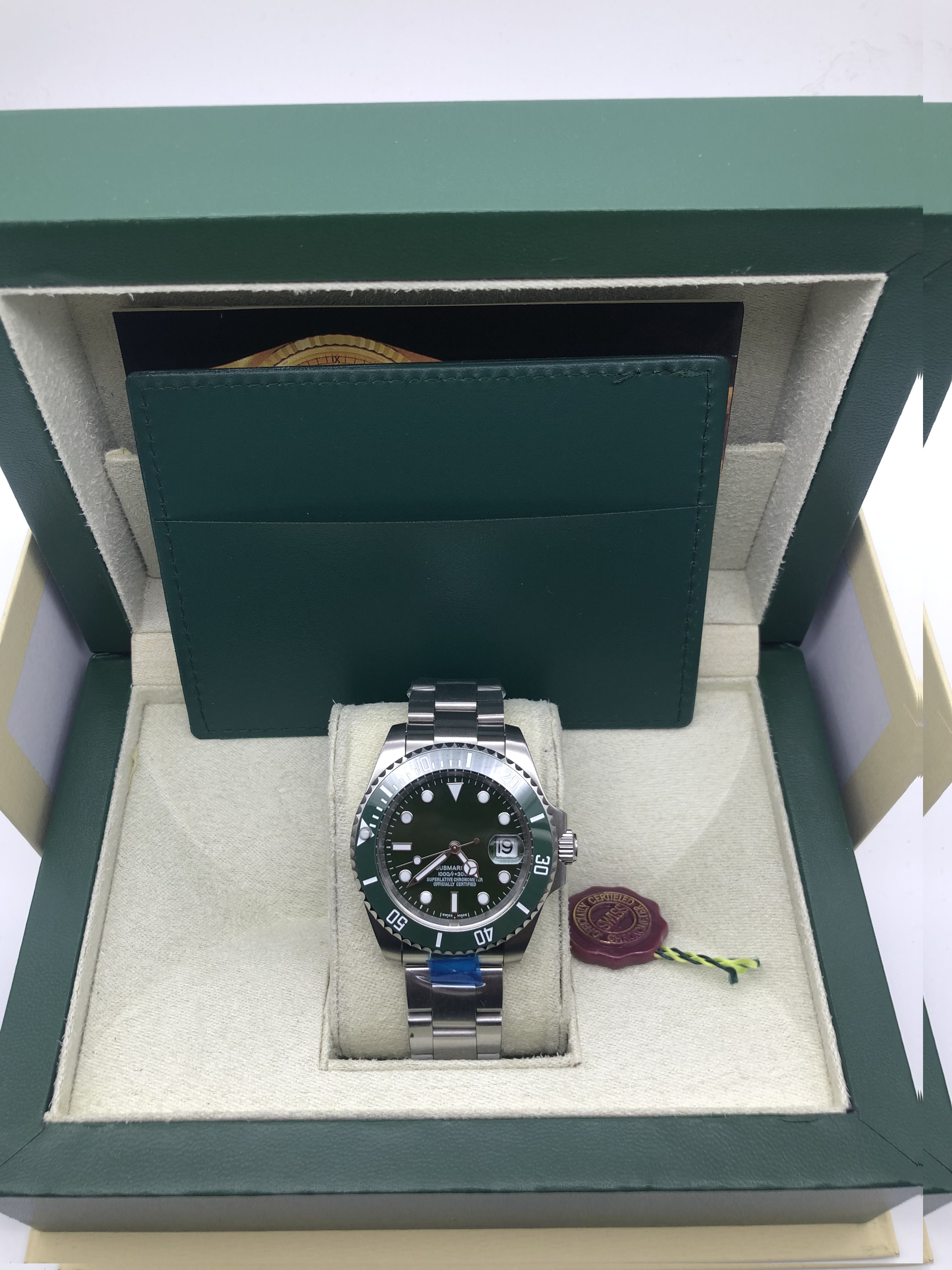 2020New Top Mens Watch Green bezel Waterproof Sapphire Ceramic Bezel Stainless Steel 40mm 116610LN Automatic Mechanical Men Watches, Style 1
2020New Top Mens Watch Green bezel Waterproof Sapphire Ceramic Bezel Stainless Steel 40mm 116610LN Automatic Mechanical Men Watches, Style 1