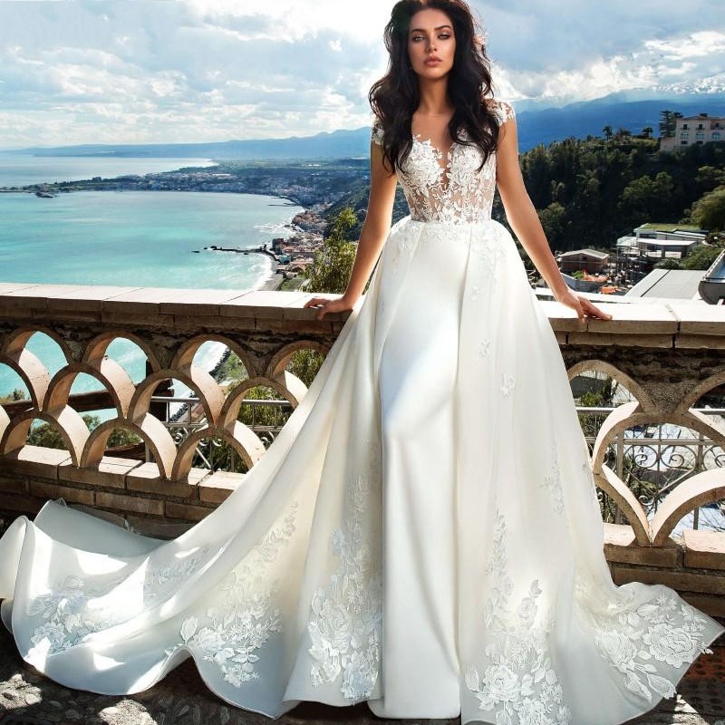 A High Quality Line Lace Backless Wedding Dresses With Detachable Train Sheer Bateau Neck Bridal Gowns Appliqued Robe De Marie ppliqued