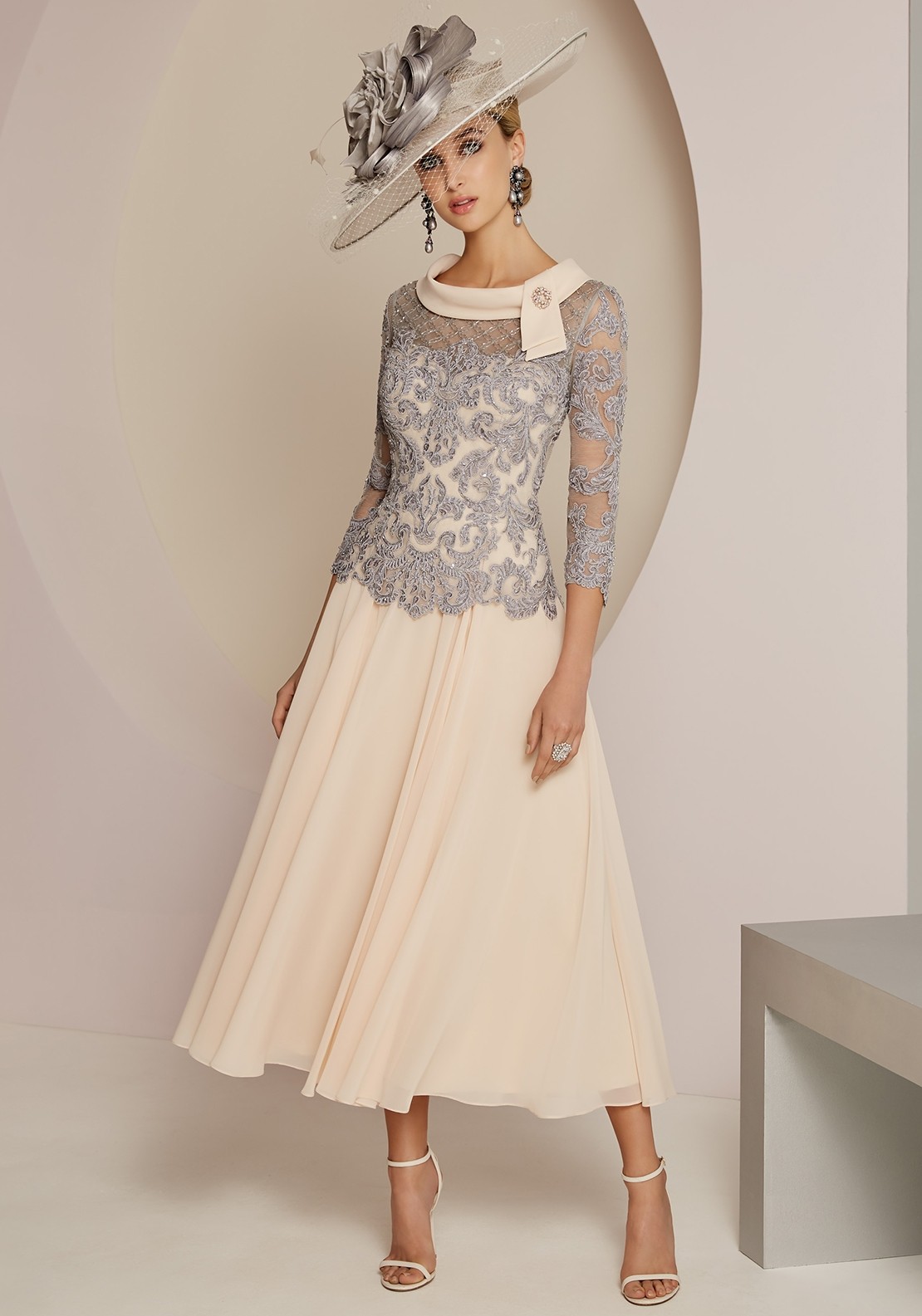 Elegant Lace Mother Of The Bride Dresses With Long Sleeves Beaded Jewel Neck Wedding Guest Dress Tea Length Chiffon Evening Gowns