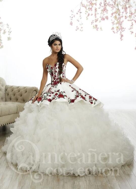 2020 Vintage Quinceanera Dresses With Jacket Lace Embroidery Tiered Skirts Ruffles Ball Gown Tulle Sweet 15 Gowns Custom Made Prom Wear