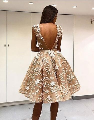 2019 Cheap Short Mini Champagne A Line Cocktail Dresses Party Jewel Neck Lace Appliques Sexy V Back Knee Length Prom Homecoming Gowns