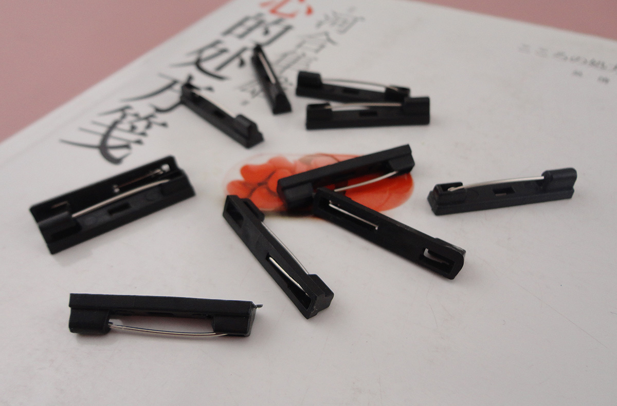 200PCS 3.0cm 1.15" Black plain plastic pin back suitable to brooches badges,30mm plastic safety pins,Bargarin for Bulk