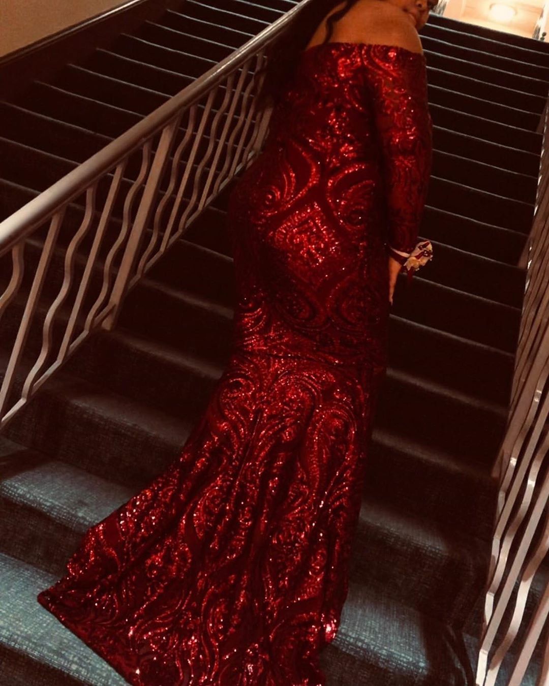 2020 Plus Size Evening Dresses Appliqued Lace Sequins Off The Shoulder Mermaid Prom Dress Party Wear Long Slevee Formal Gowns