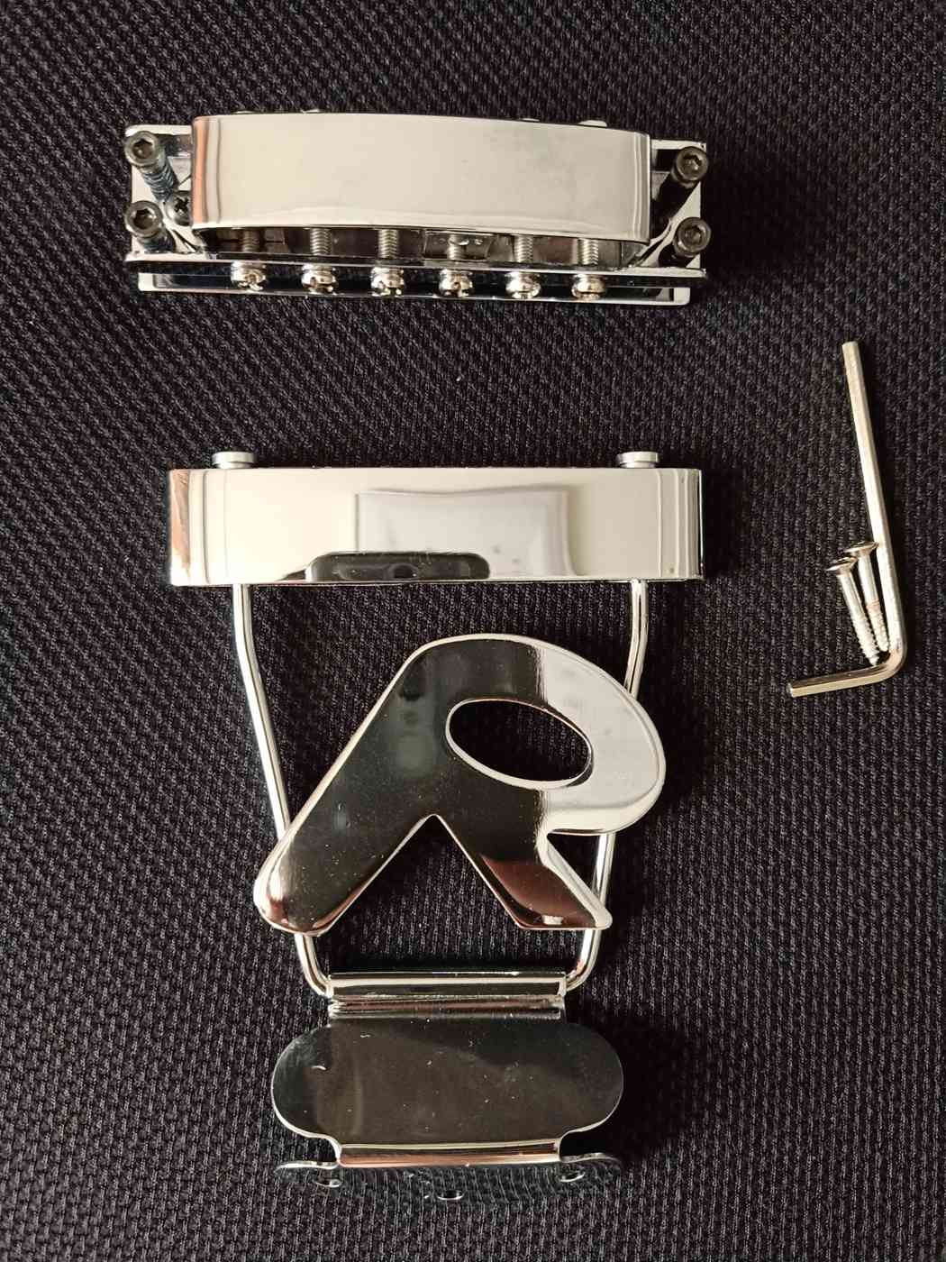 New Style Rick Electric Guitar Bridge Tailpiece, Import Bridge, R Tailpiece for Ric Guitar
New Style Rick Electric Guitar Bridge Tailpiece, Import Bridge, R Tailpiece for Ric Guitar