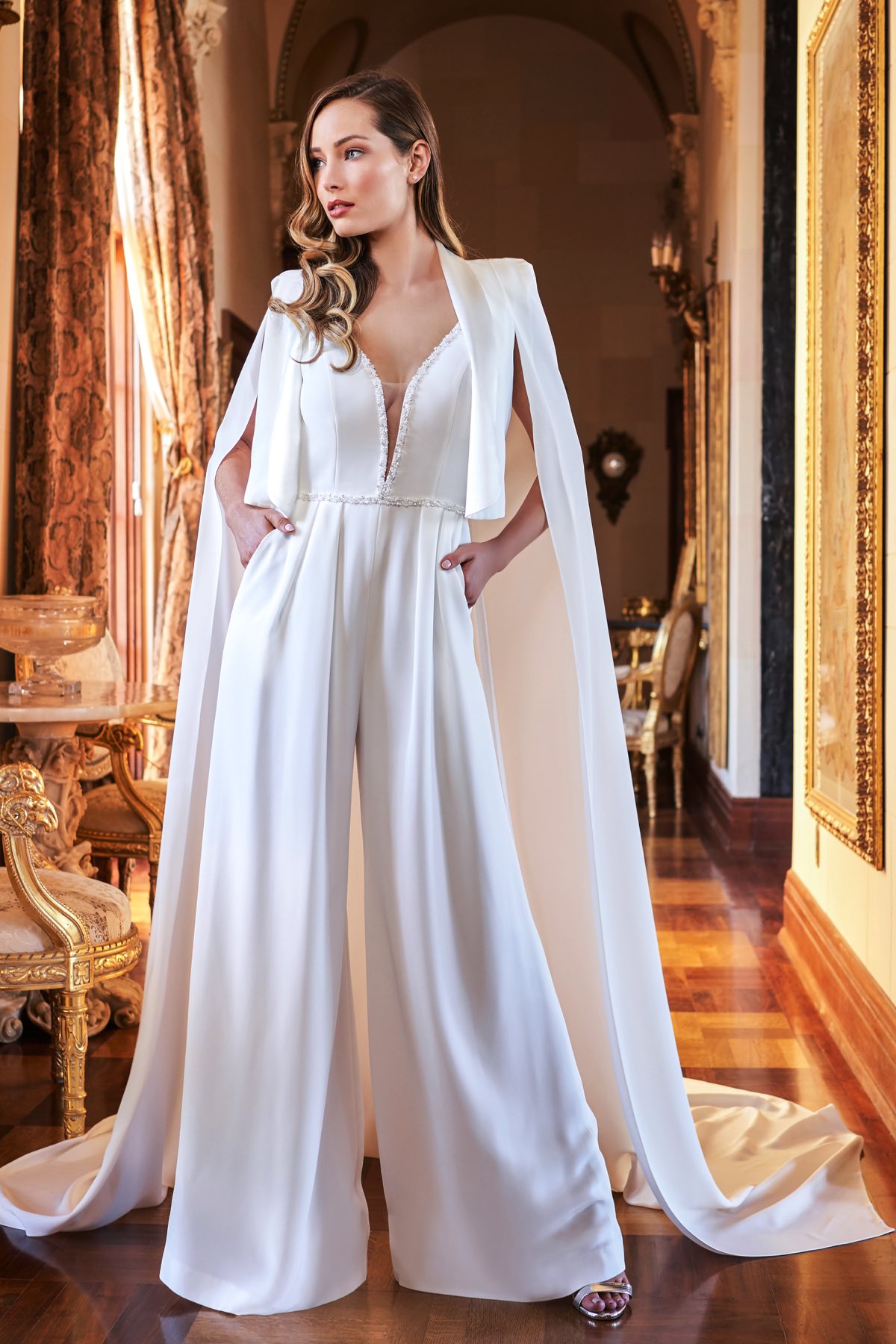 Vintage Satin Wedding Dresses Jumpsuit Beading V Neck Bridal Gowns With Wraps vestido de novia Illusion Backless Boho Wedding Dress