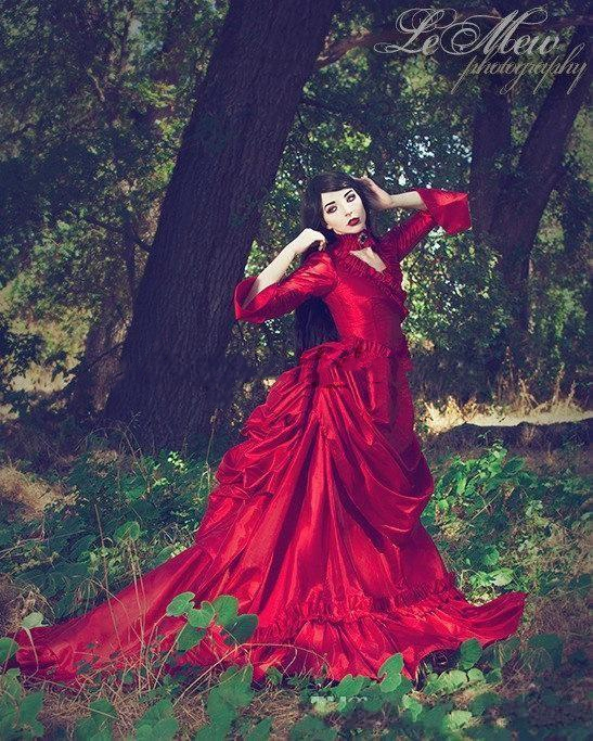 Vintage Mina Dracula Victorian Wedding Dresses Bridal Gowns With Long Sleeve 2022 Gothic Halloween Dark Red Garden Ruched Ruffles Plus Size Bride Dres