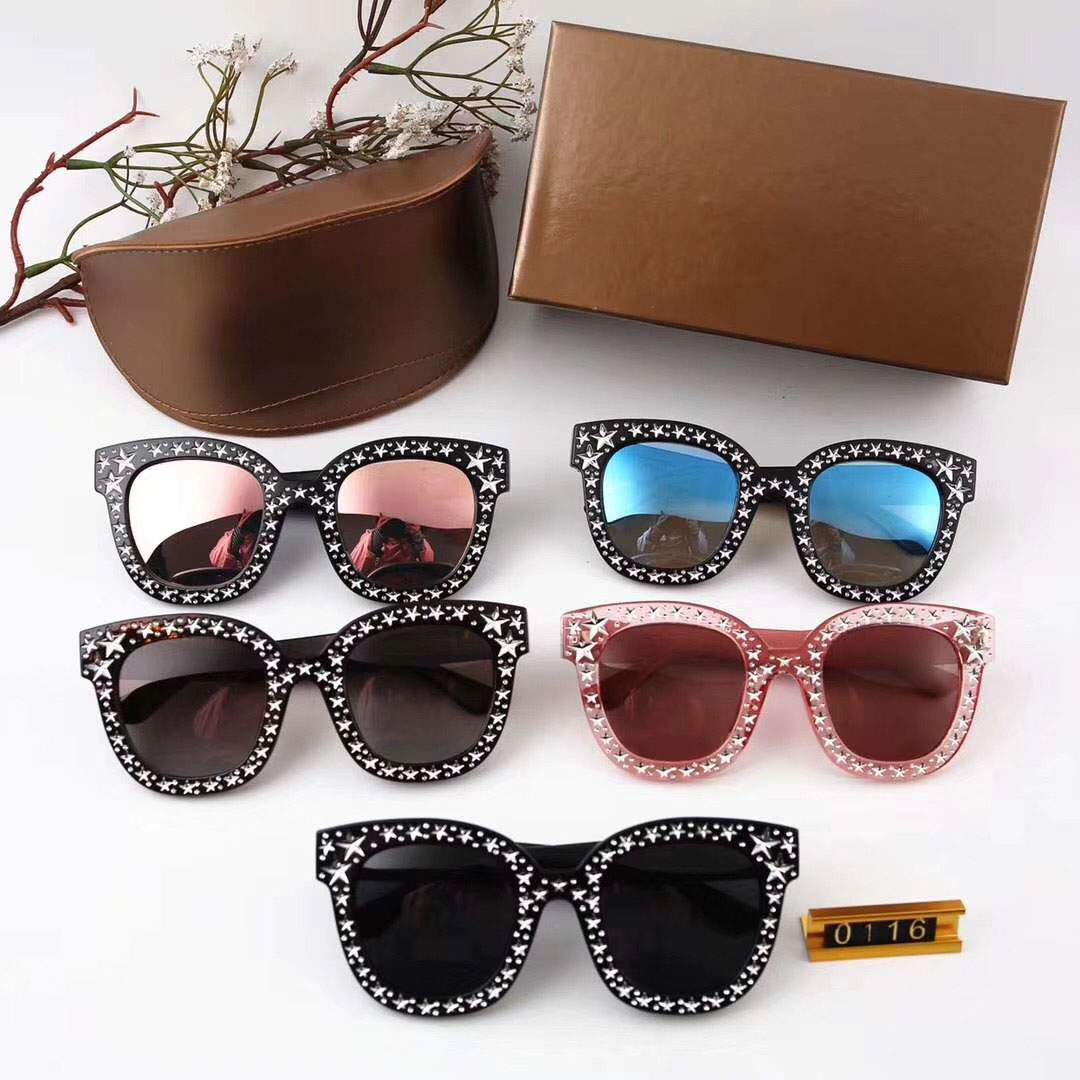 2019 Stars Drills Sunglasses for Women and Men Classic Big Frame Sun Glasses 100% UV Protection Eyewear 5 Colors Nice Face Goggles
2019 Stars Drills Sunglasses for Women and Men Classic Big Frame Sun Glasses 100% UV Protection Eyewear 5 Colors Nice Face Goggles