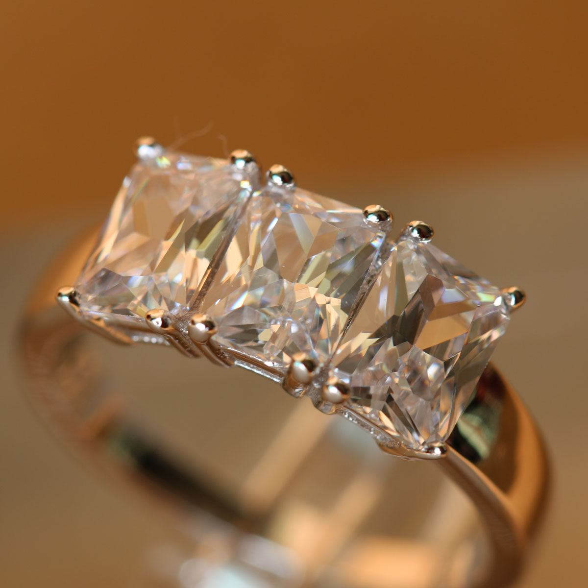Fashion- Three Princess Cut Stone White Gold Plated Rings Jewelry Rectangle Cubic Zircon Rings Party Jewelry Women Gift