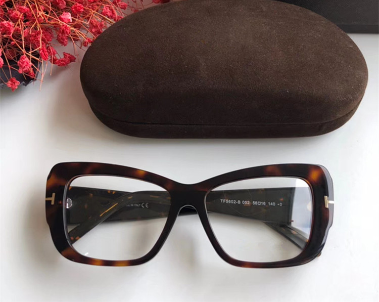 Wholesale-Fashion Retro-vintage big-rim butterfly FT5602 glasses frame for women 56-16-140 pure-plank for prescription glasses fullset case
Wholesale-Fashion Retro-vintage big-rim butterfly FT5602 glasses frame for women 56-16-140 pure-plank for prescription glasses fullset case