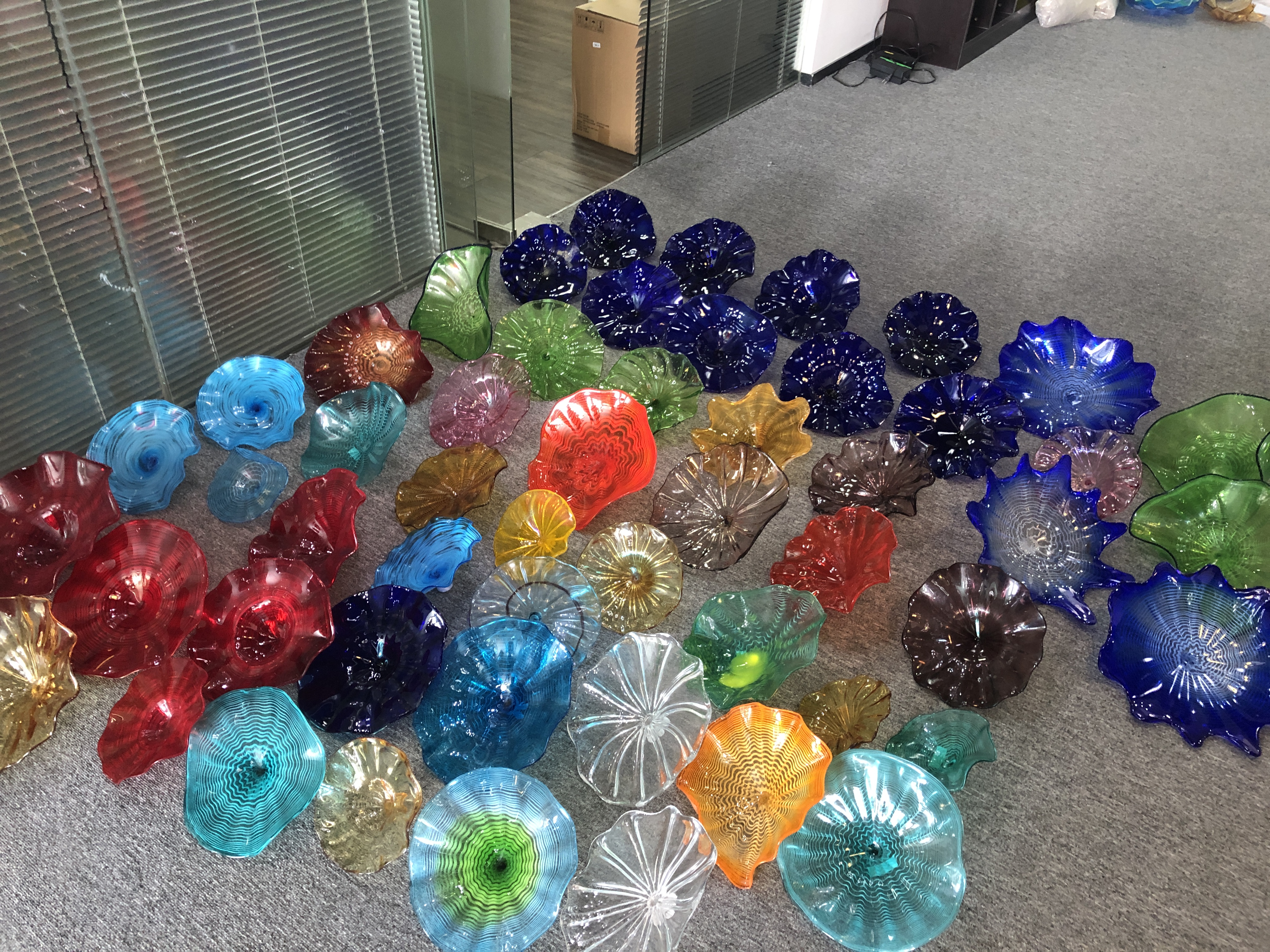 Chandelier Light Style Murano Glass Plates Pendant Lamps Multi-Color LED Blown Glass Chandelier Lighting for Living Room