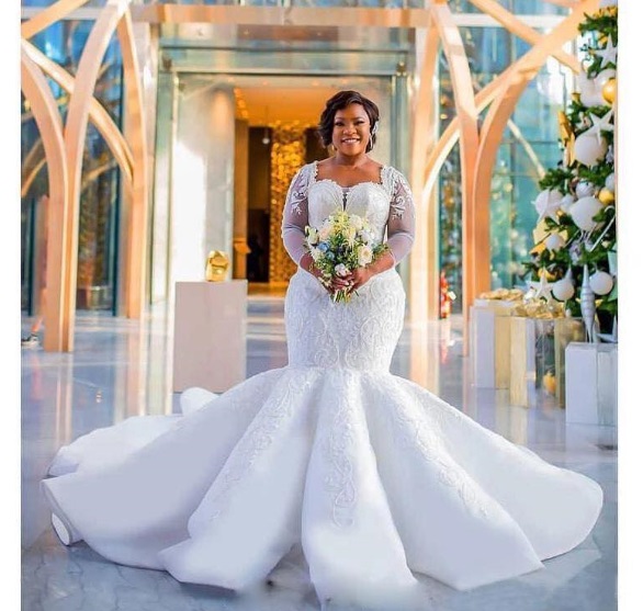 Plus Size Mermaid Lace 2019 Wedding Dresses Long Sleeves Beaded Satin Bridal Dresses Sexy Vintage Wedding Gowns