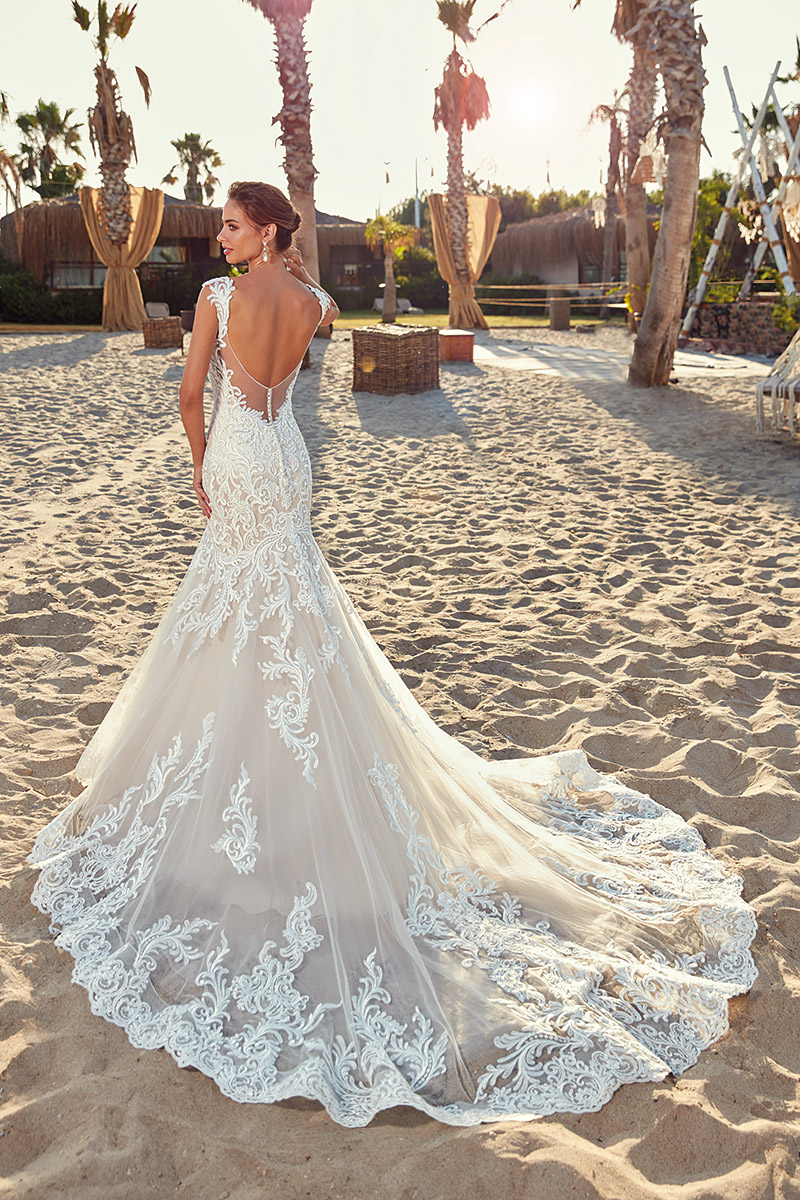 2019 Eddy K Mermaid Wedding Dresses V Neck Backless Lace Appliqued Sweep Train Beach Wedding Dress Beach Style Plus Size Robe De Mariée