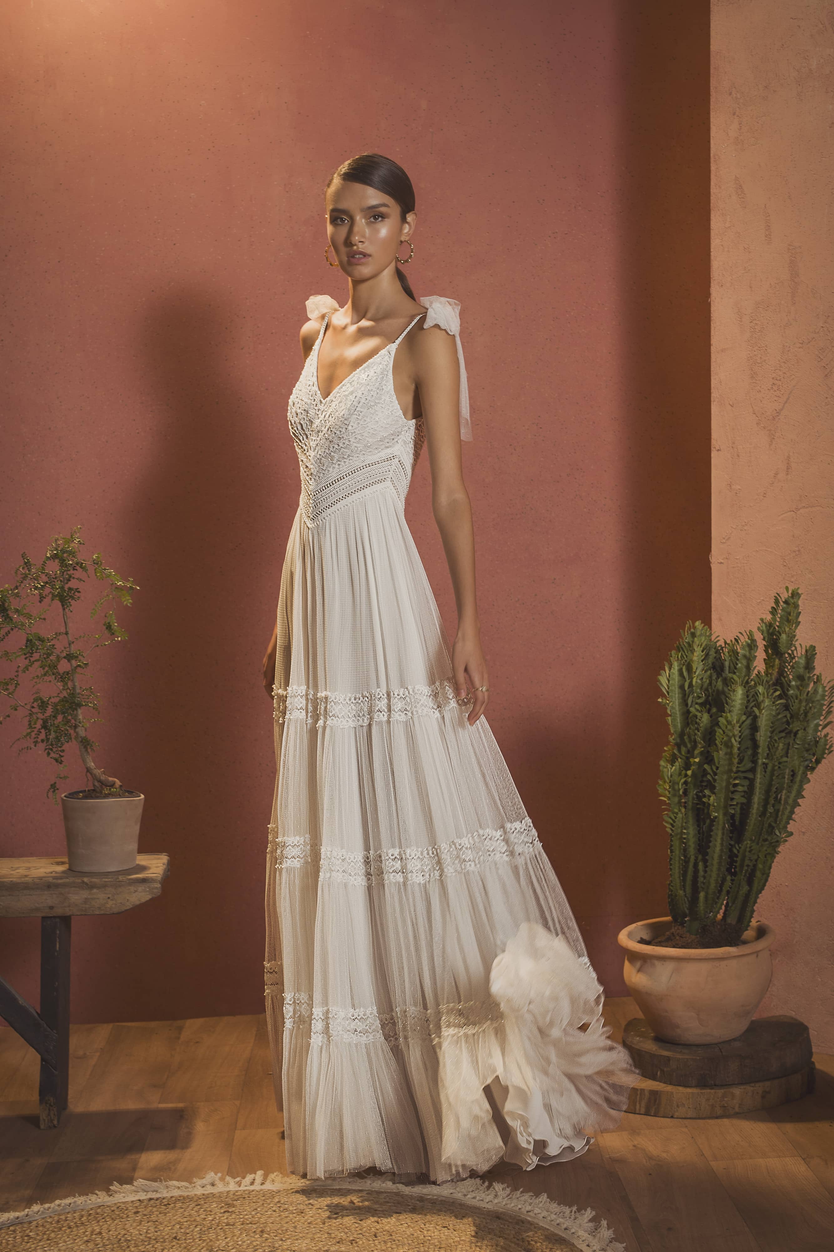 chic wedding dresses spaghetti v neck lace appliqued beads boho beads bridal gowns floor length backless wedding dress robe de marie