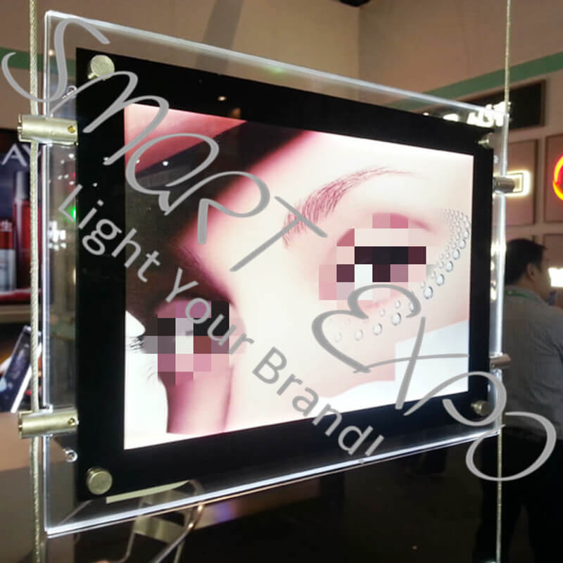 Poster Display A2 Double Sided Hanging LightBox for Store Info Show with Electric Conductive Steel Hanging Wires Firm Wooden Case Packing
Poster Display A2 Double Sided Hanging LightBox for Store Info Show with Electric Conductive Steel Hanging Wires Firm Wooden Case Packing