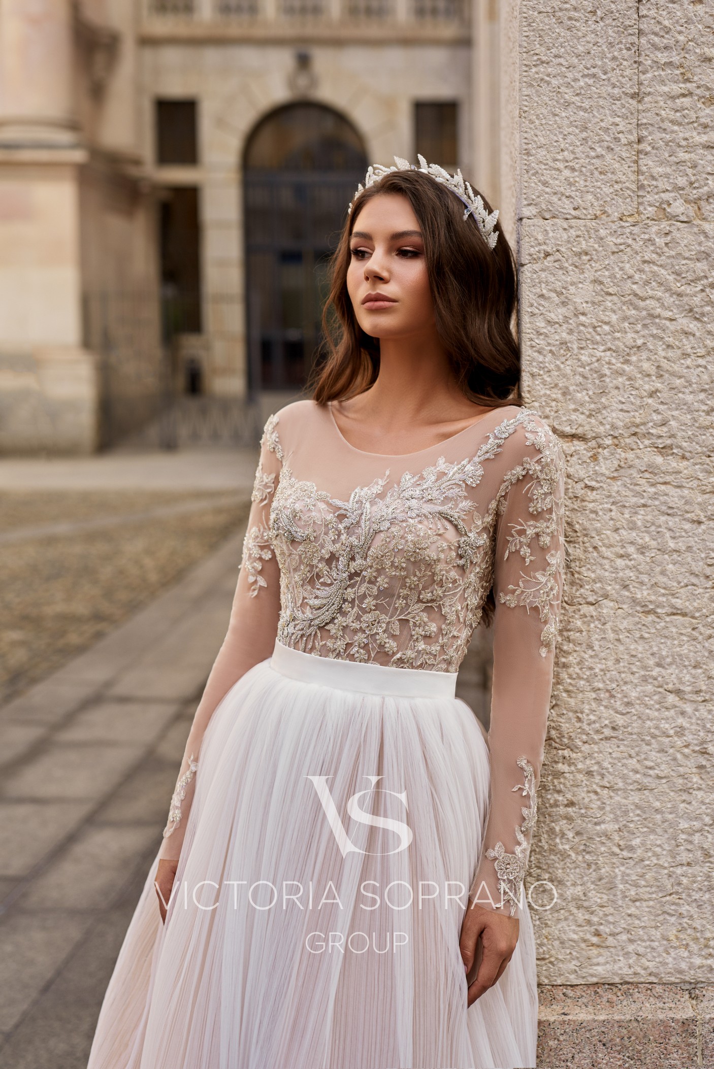 2020 Boho Wedding Dresses Beads Lace Appliques A Line Long Sleeve Wedding Dress Plus Size Illusion Robes De Mariée Bridal Wear
