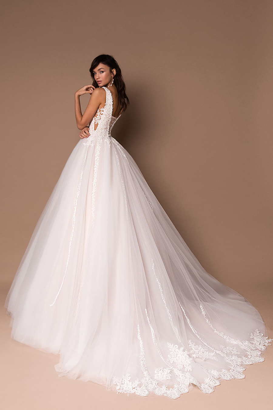 Sexy V-neck Sleeveless Wedding Dresses Vestidos De Novia Sleeveless Beading Applique Ball Gown Wedding Dress Custom Design, Champagne
Sexy V-neck Sleeveless Wedding Dresses Vestidos De Novia Sleeveless Beading Applique Ball Gown Wedding Dress Custom Design, Champagne