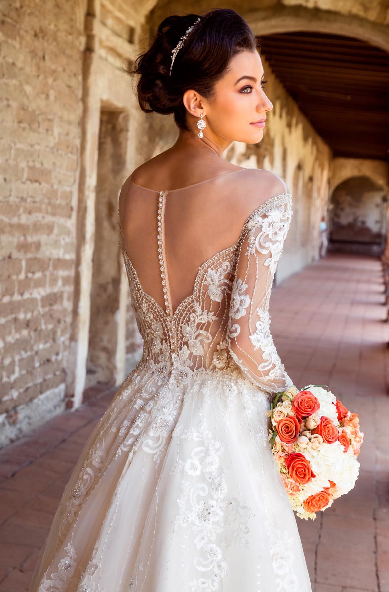 A Line Sparkly Lace Appliqued Wedding Dresses Sheer Jewel Neck Beaded Long Sleeves Bridal Gowns See Through Back Court Train Robe De Marie ppliqued