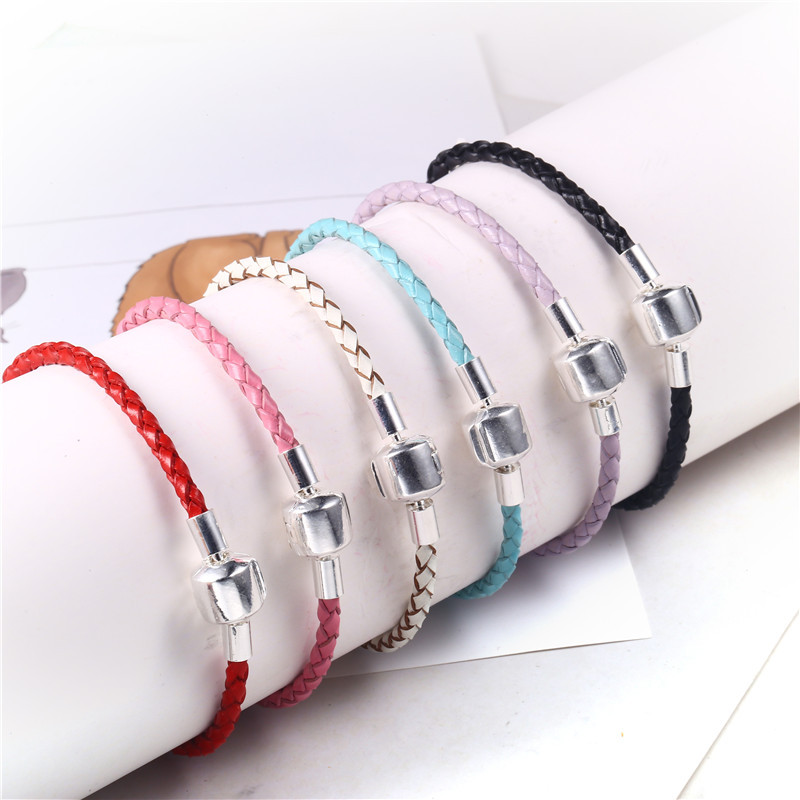 2020 New 100% Genuine Pan Do Braided Leather Bracelet Men Women Fit Charm Bracelets Pulseras Male Female Jewelry Gifts New
2020 New 100% Genuine Pan Do Braided Leather Bracelet Men Women Fit Charm Bracelets Pulseras Male Female Jewelry Gifts New