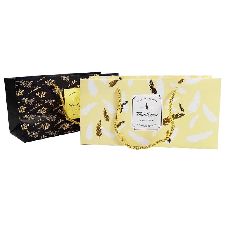 20pcs/lot Decoration Packaging Bags Leaf Pattern Gift Paper Bags With Handle 26x13cm Party Wedding Gift Bag Cookies Bag
20pcs/lot Decoration Packaging Bags Leaf Pattern Gift Paper Bags With Handle 26x13cm Party Wedding Gift Bag Cookies Bag