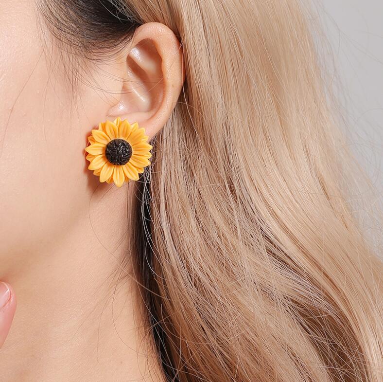 Wholesale-2019 New Fashion Sun flower Earrings & Necklace Jewelry Sets Feminine Fashion Sunflower Stud Necklace Wholesale Jewelry